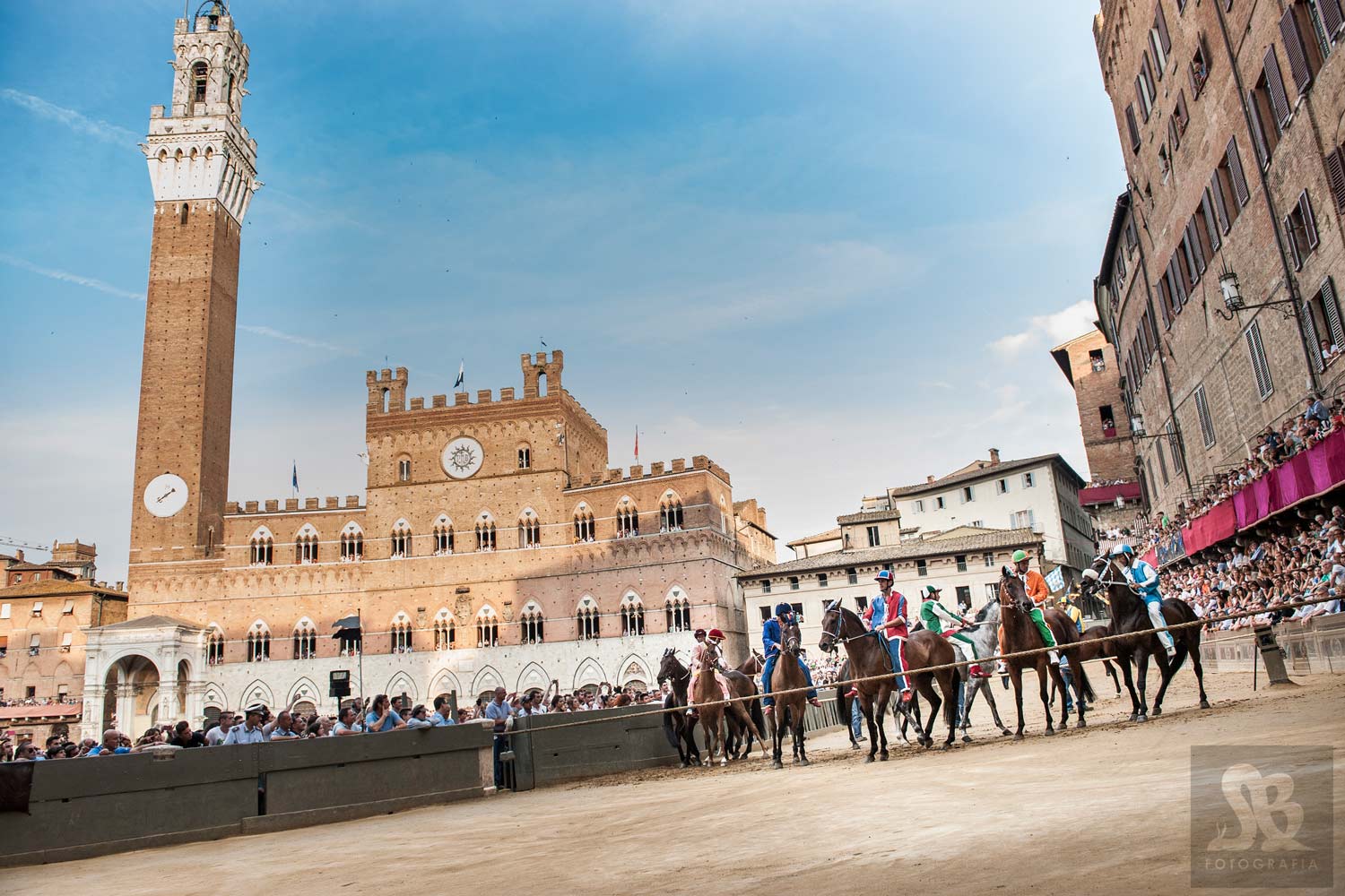 Der Palio in Siena das Pferderennen Tritttoskana.de Der Palio in Siena das Pferderennen Tritttoskana.de